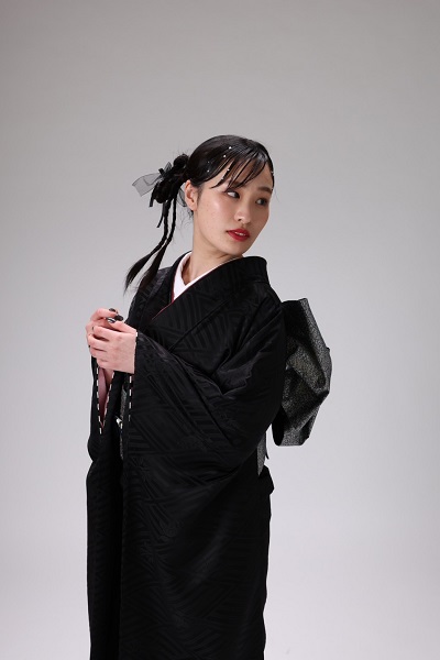 黒
振袖
